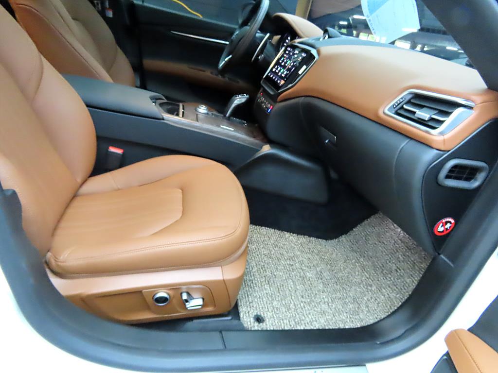 Maserati Ghibli 2.0 GT Hybrid 9