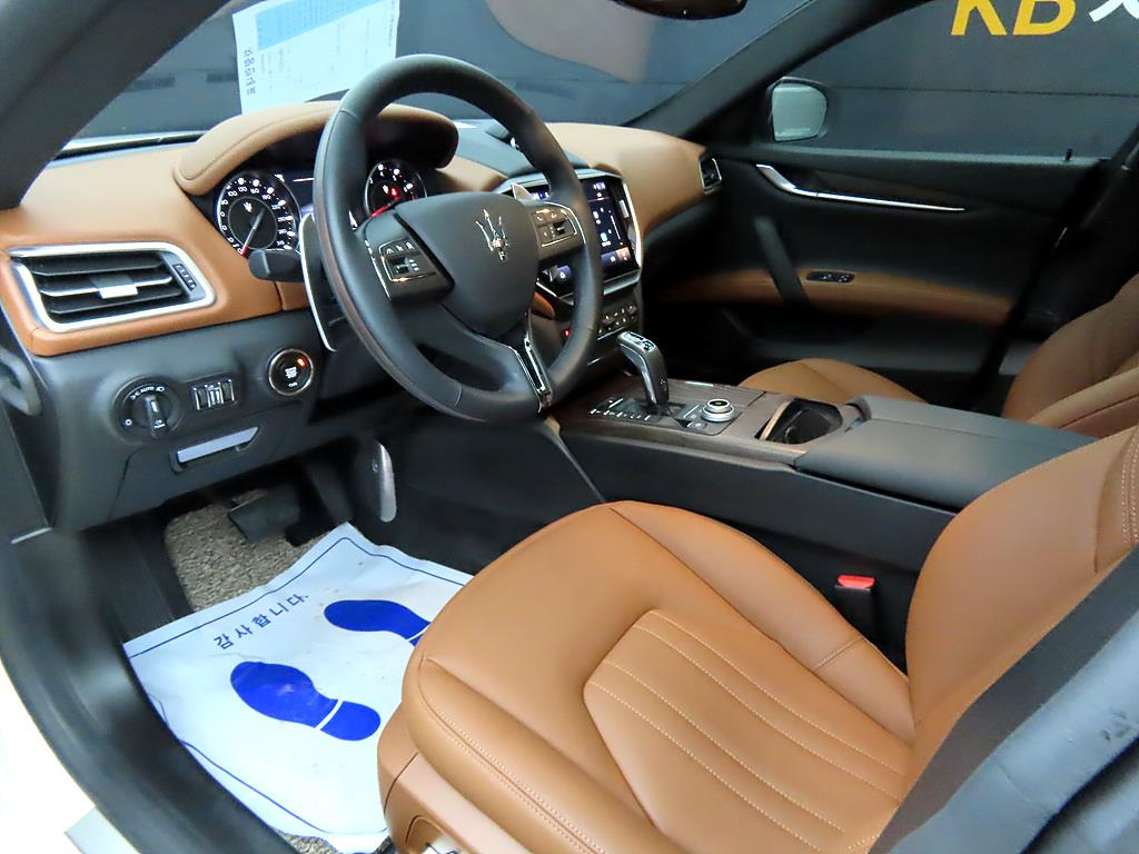 Maserati Ghibli 2.0 GT Hybrid 7