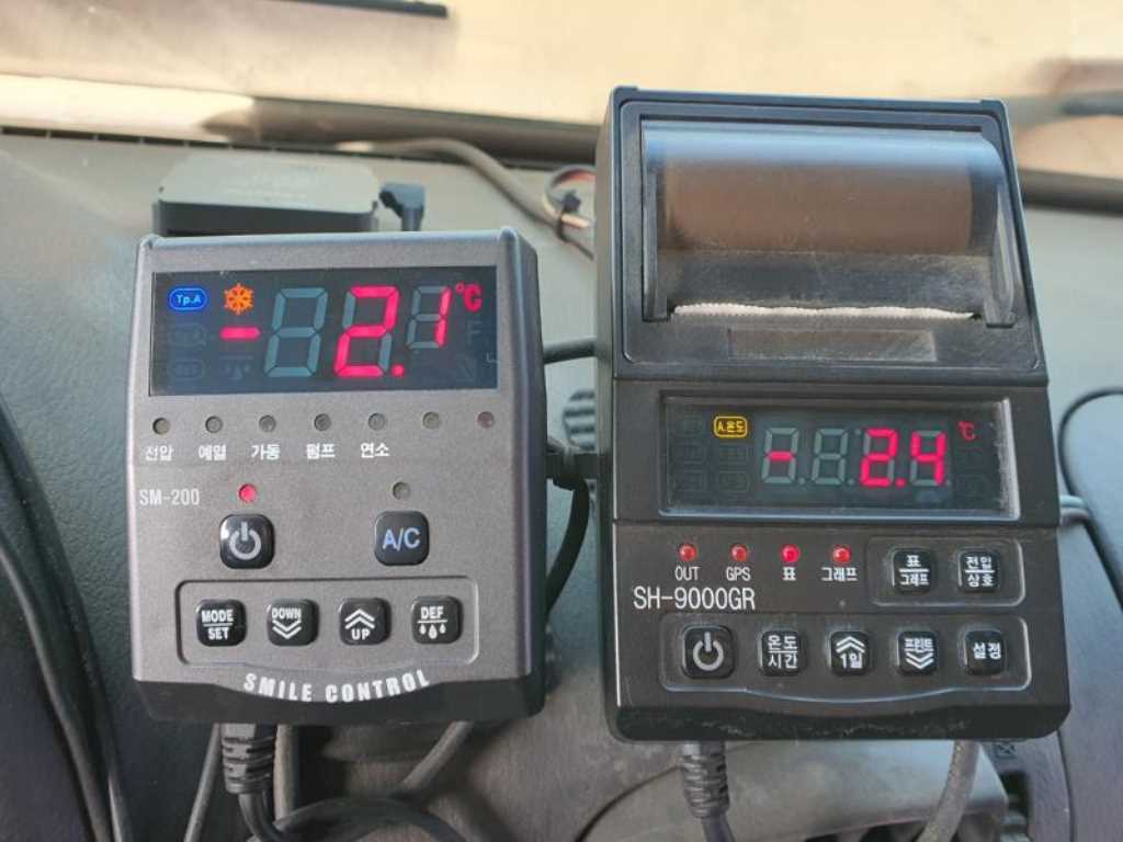 현대 메가트럭 260 냉동탑 5톤 수동 11