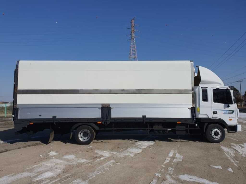 현대 메가트럭 260 냉동탑 5톤 수동 4