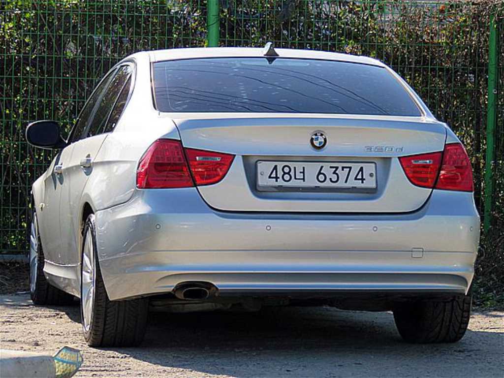 BMW 3시리즈 320d 세단 사진 2/20