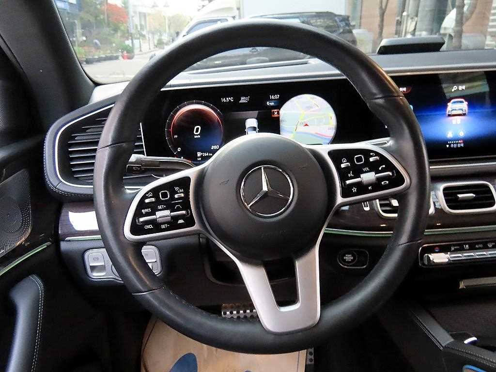 Mercedes-Benz GLE-Class GLE400d 4MATIC Coupe 9