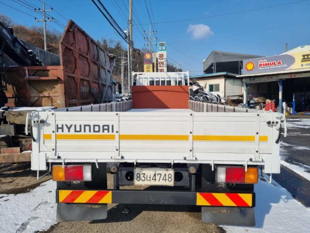 메가트럭 260 앞축 카고 4.5톤 수동