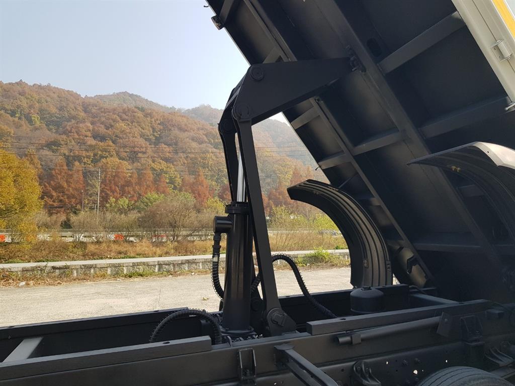현대 메가트럭 화물덤프 5톤
