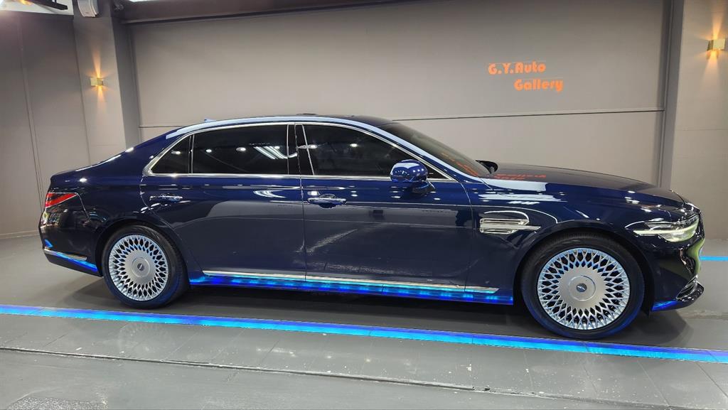 Genesis G90 3.3 T AWD Premium Luxury 9