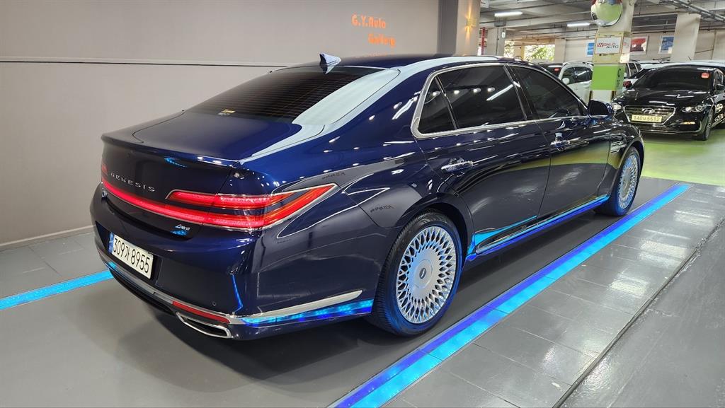 Genesis G90 3.3 T AWD Premium Luxury 10