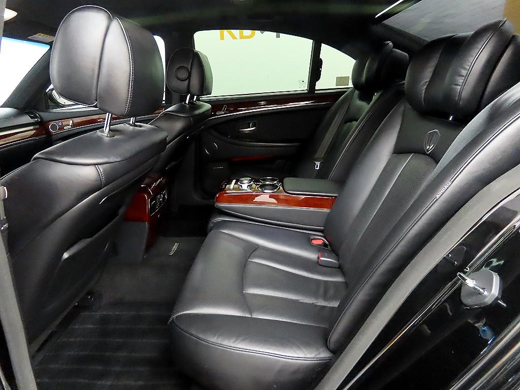 KG Mobility (Ssangyong) Chairman CW700 VVIP 8
