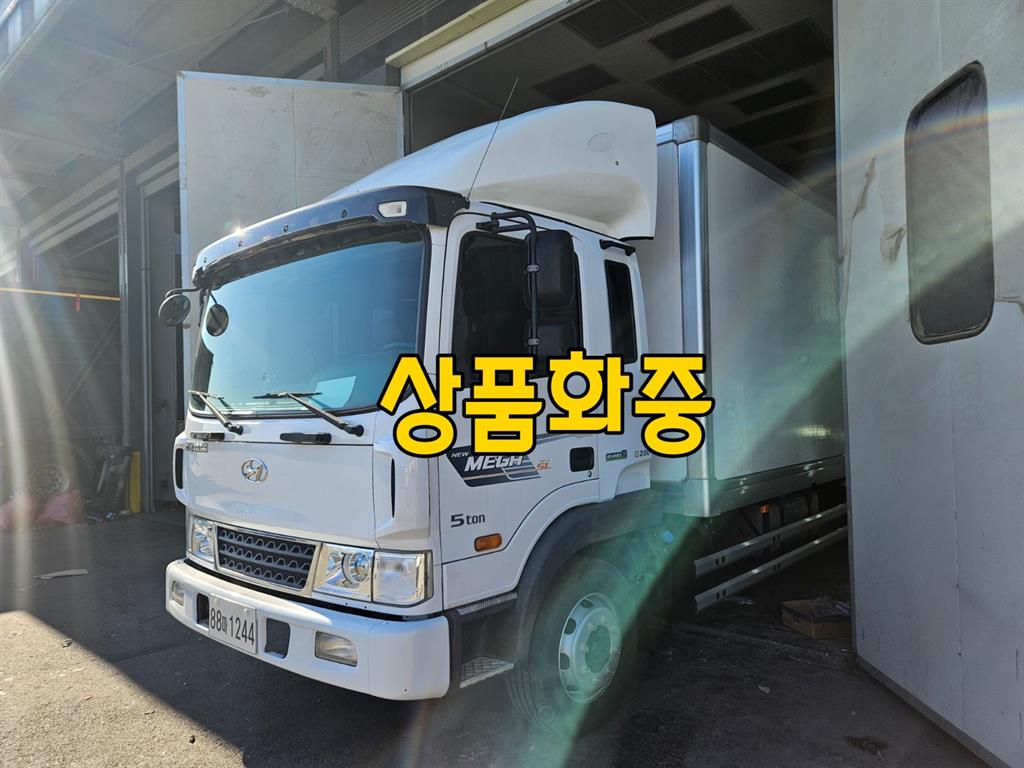 메가트럭 235 익스하이탑 5톤 수동