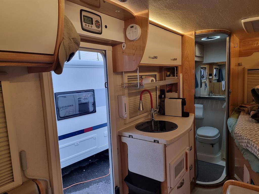 봉고3 캠핑트럭 인산철배터리 255A 200W