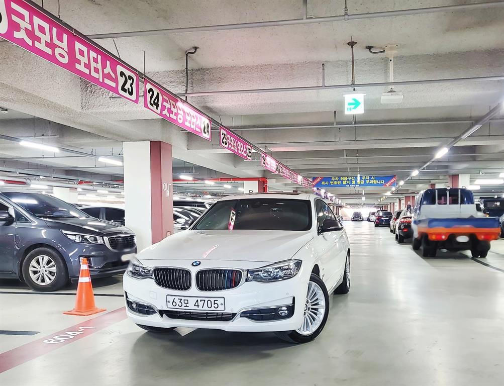 BMW 3 Series GT 320D Luxury