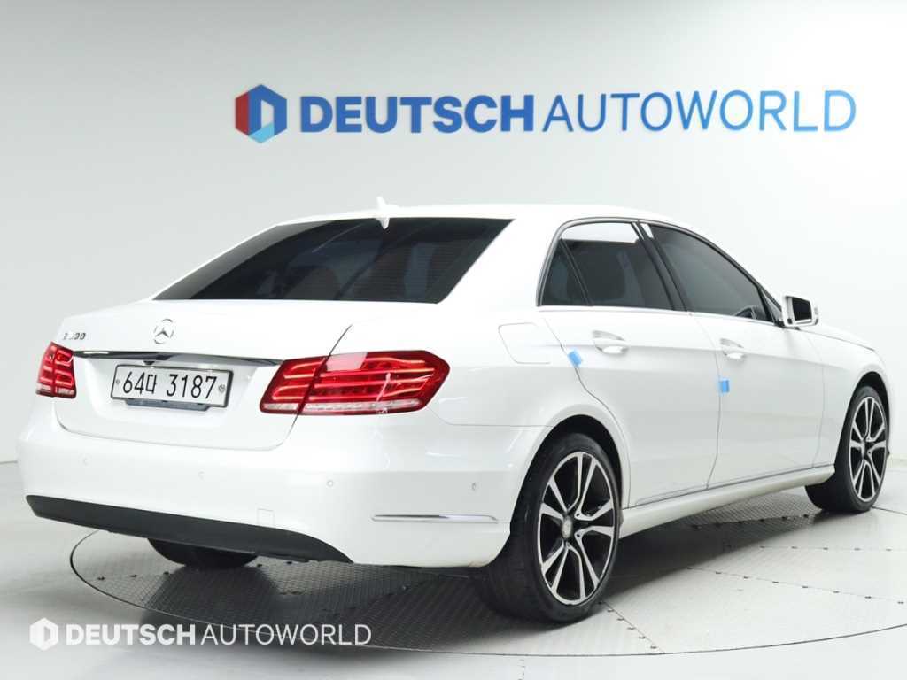 벤츠 E 클래스 E300 아방가르드 사진 2/20