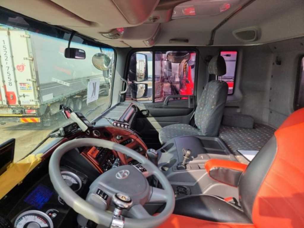 현대 300 후축 냉동탑 7.5톤 수동 9