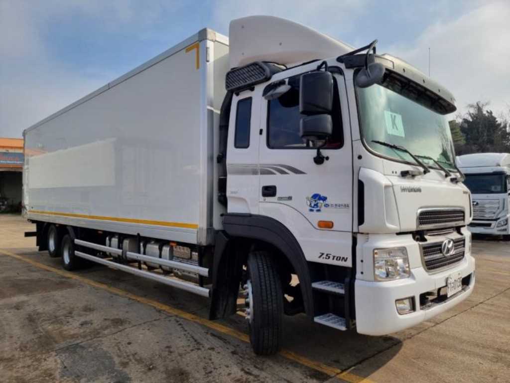 현대 300 후축 냉동탑 7.5톤 수동 1