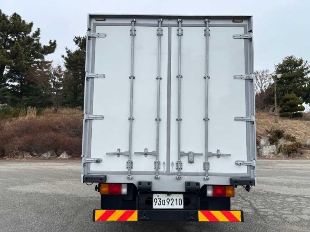 메가트럭 235 냉동탑 5톤 수동