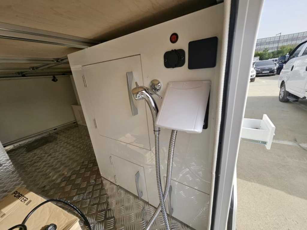 포터2 캠핑트럭 인산철배터리