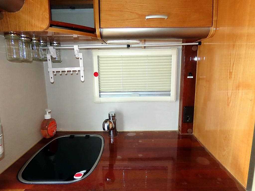 봉고3 캠핑트럭 인산철배터리 100L 150W