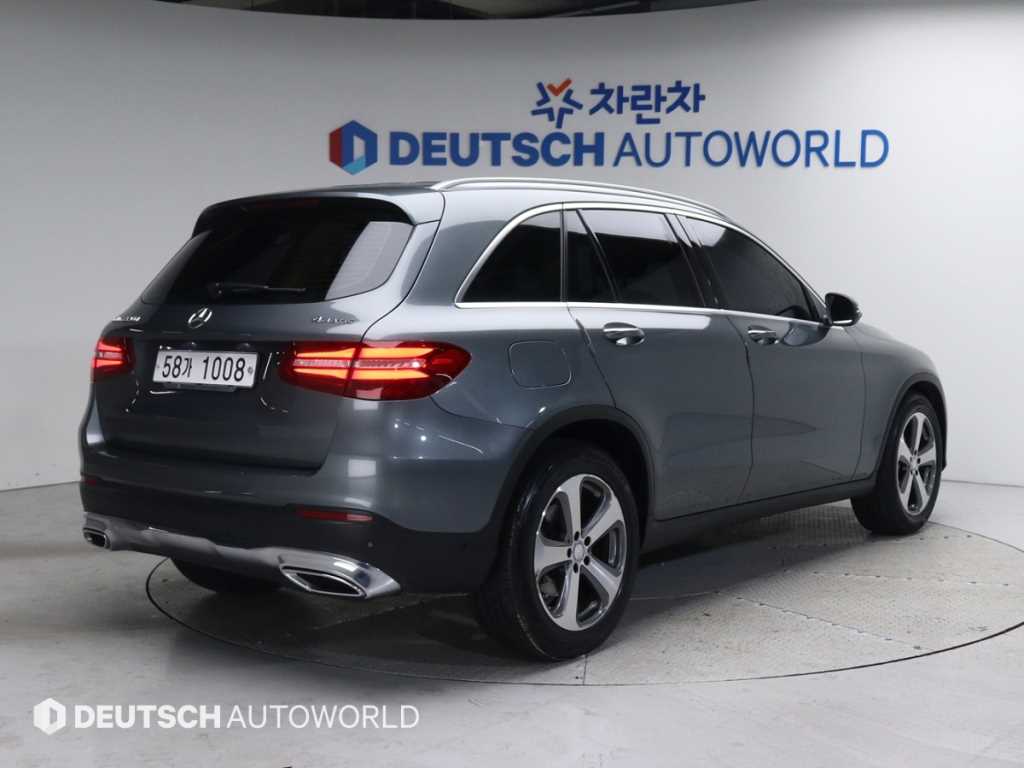 벤츠 GLC 클래스 GLC 220 d 4MAITC 프리미엄 사진 2/20