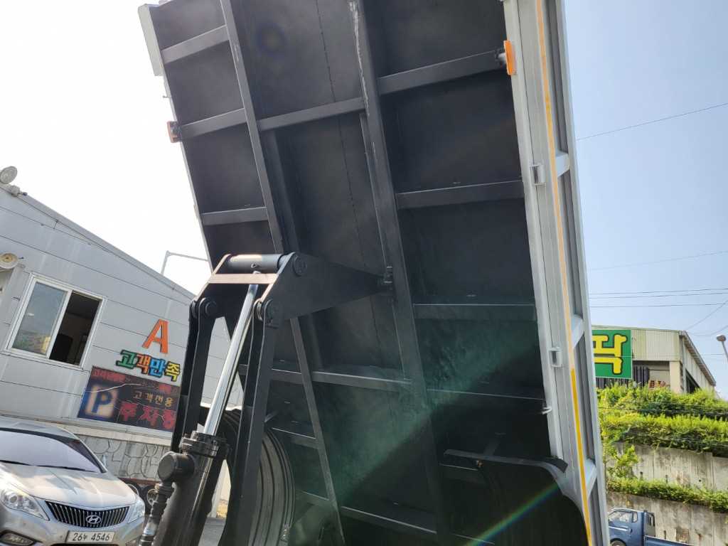 현대 메가트럭 화물덤프