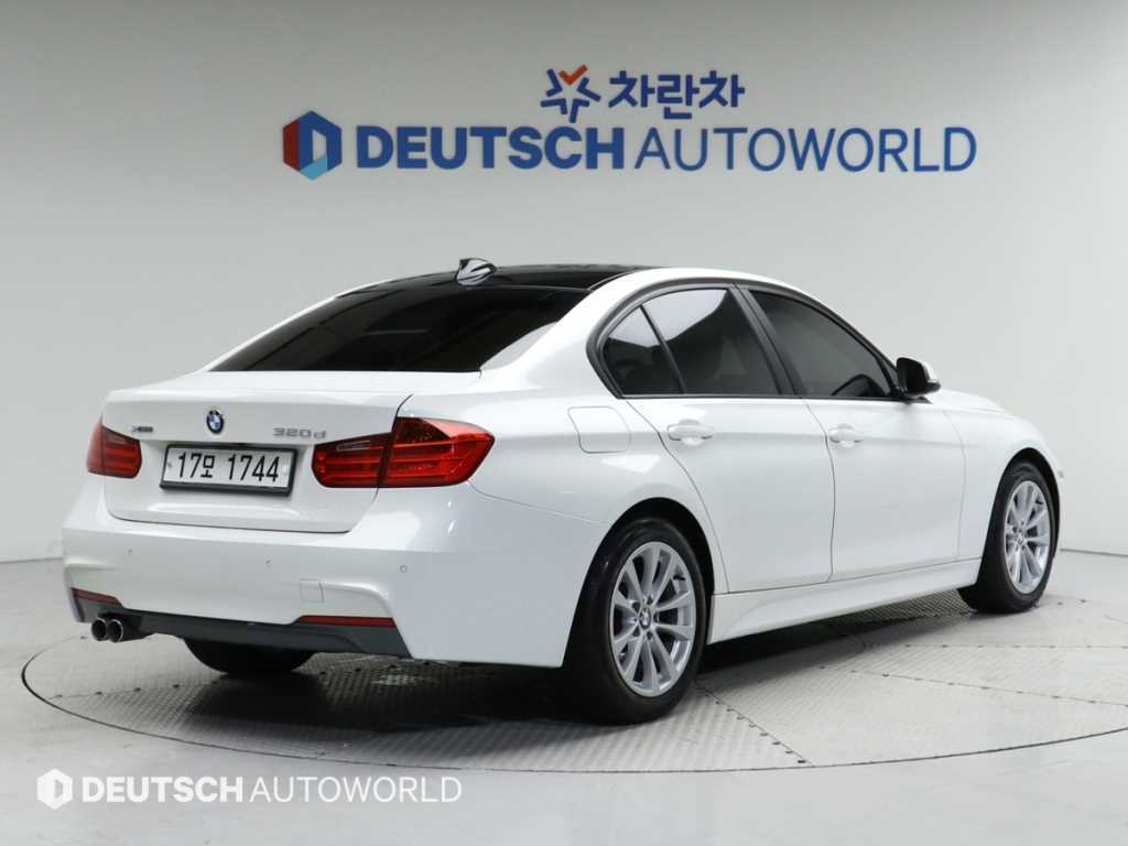 BMW 3시리즈 320d xDrive 사진 2/20
