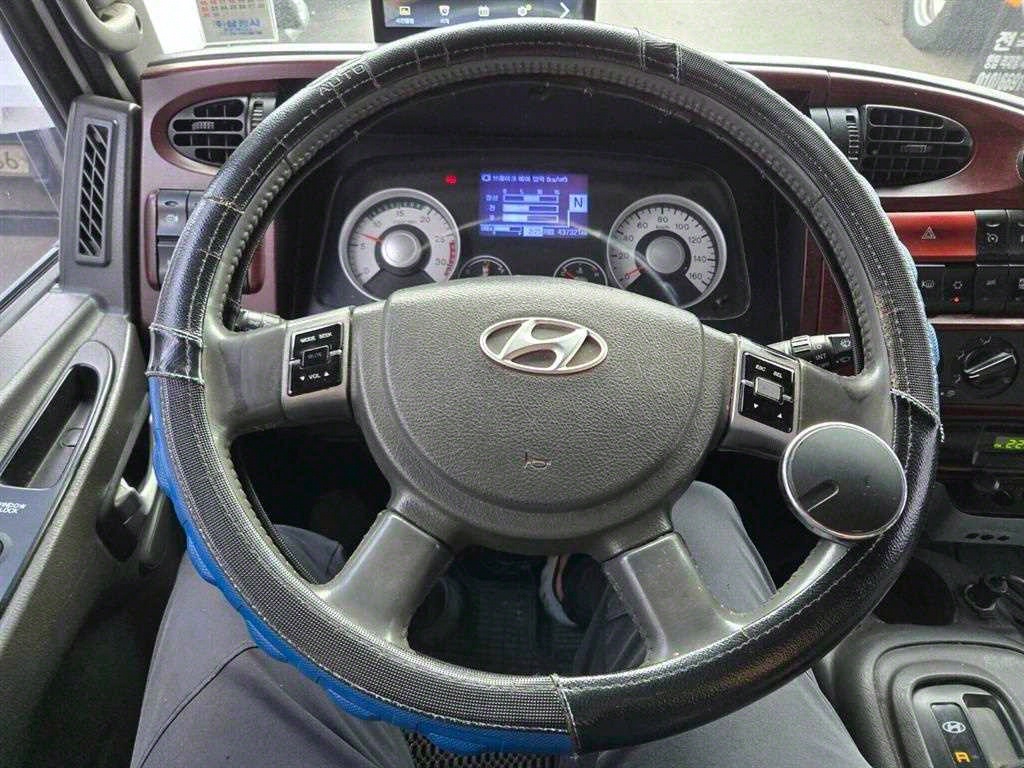 현대 메가트럭 카고 4.5톤 오토 3