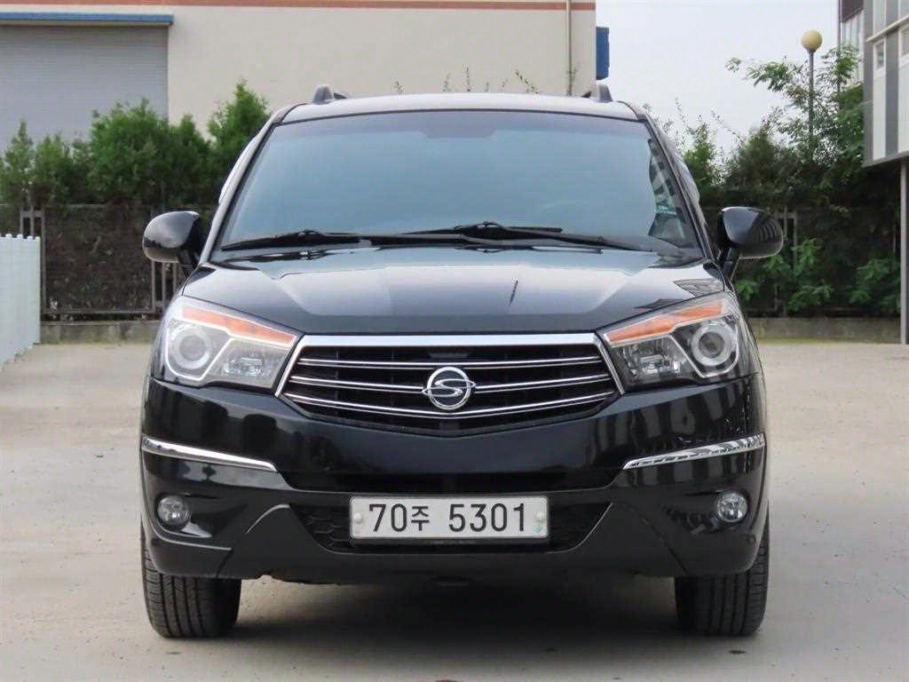 KGM 코란도 4WD GT 11인승 사진 2/20