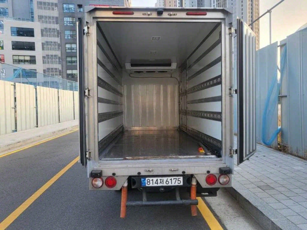 봉고3 1.2톤 냉동탑 LPG