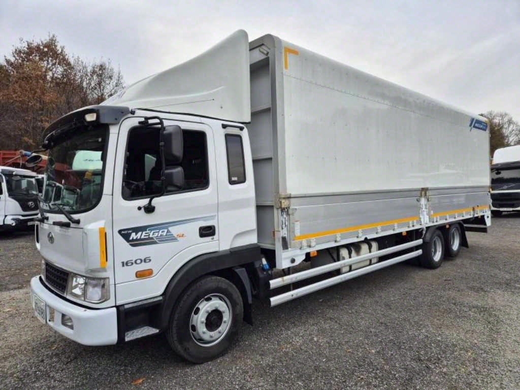 현대 메가트럭 윙바디 5톤 수동 2