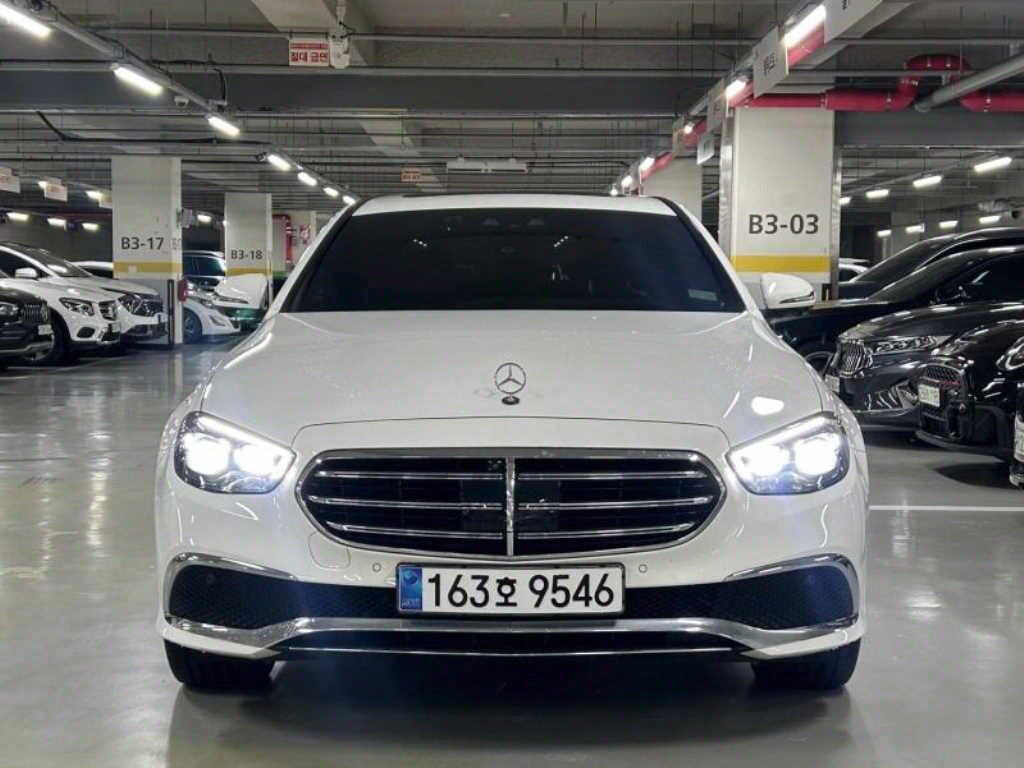벤츠 E 클래스 E220d 4MATIC AMG라인 사진