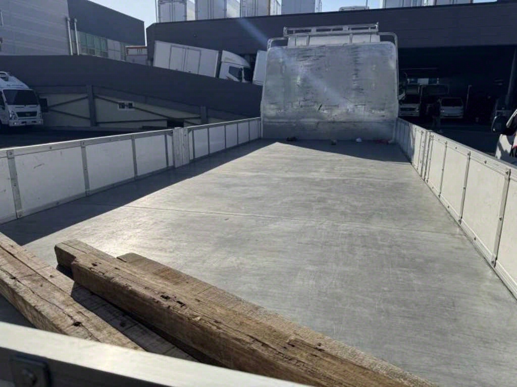 타타대우 더쎈 3.5톤 카고 5