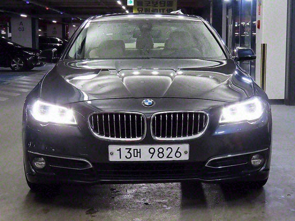 BMW 5시리즈 520d xDrive 럭셔리 플러스 사진 2/20