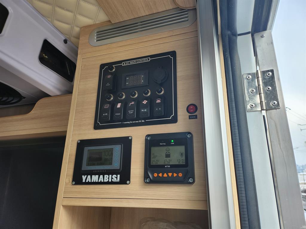 포터 캠핑트럭 인산철배터리 200A