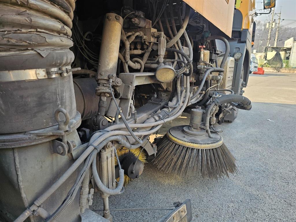 현대 뉴파워트럭 8.5톤 노면청소차 10