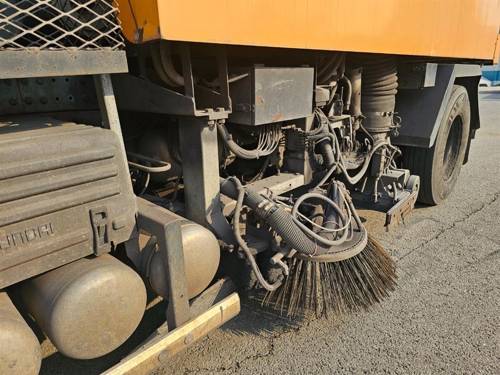 현대 뉴파워트럭 8.5톤 노면청소차 8