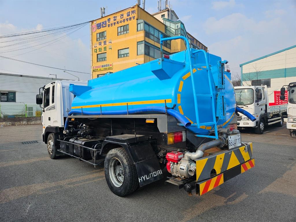 살수차 메가트럭 철탱크 6,500L 수동