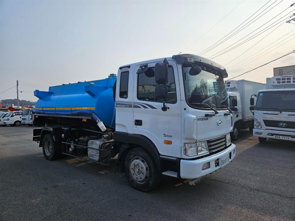 살수차 메가트럭 철탱크 6,500L 수동