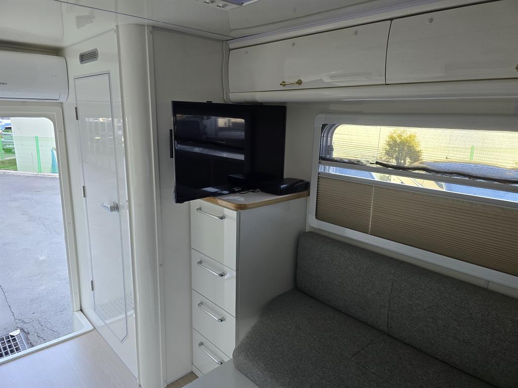 봉고3 캠핑트럭 인산철배터리 140A 130L 255W