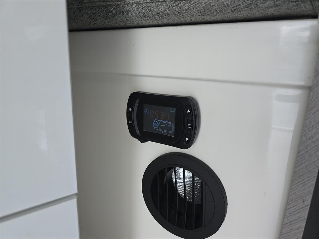 봉고3 캠핑트럭 인산철배터리 140A 130L 255W