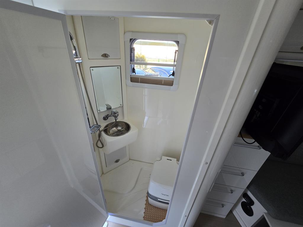 봉고3 캠핑트럭 인산철배터리 140A 130L 255W