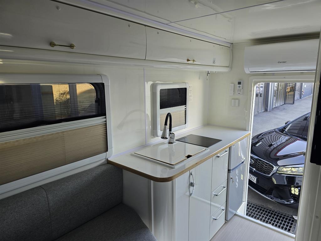 봉고3 캠핑트럭 인산철배터리 140A 130L 255W
