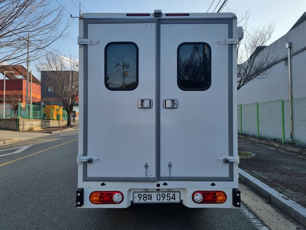 포터2 캠핑트럭 인산철배터리