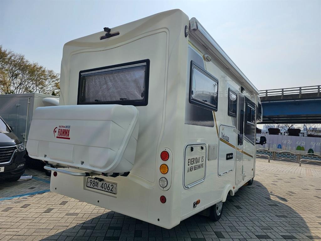 봉고3 캠핑트럭 인산철배터리 255A