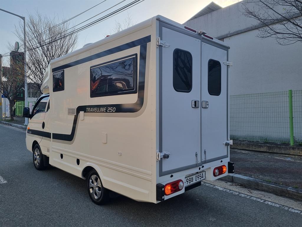 포터2 캠핑트럭 인산철배터리