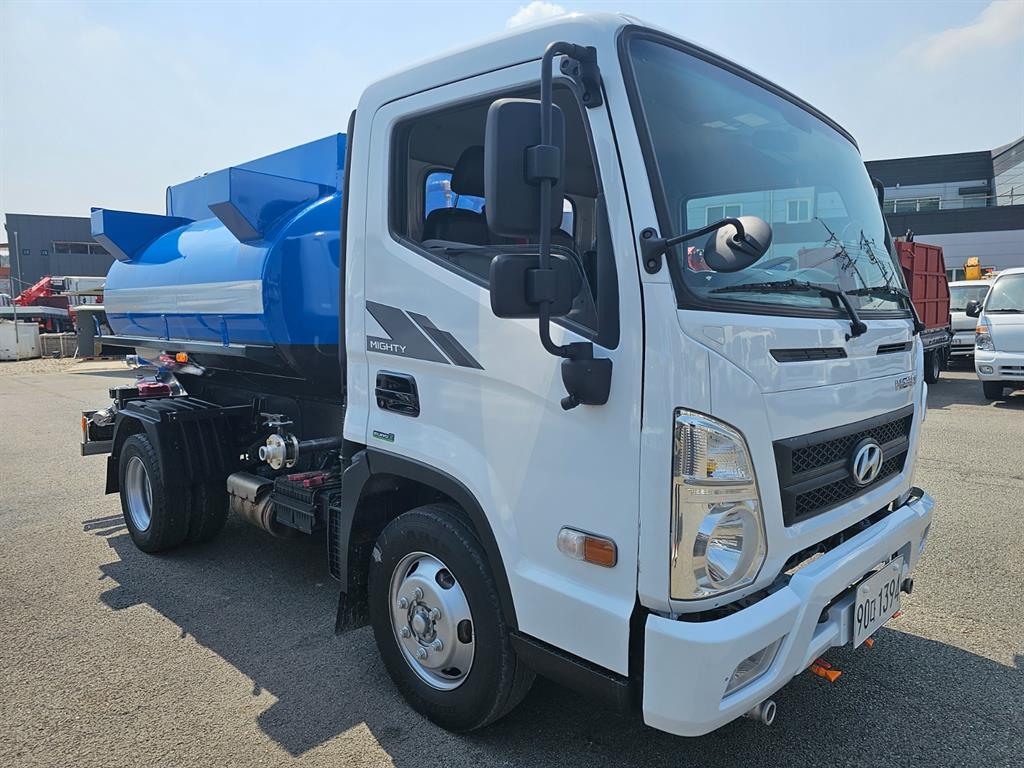 현대 살수차 올뉴마이티 스텐탱크 4,200L 수동 2