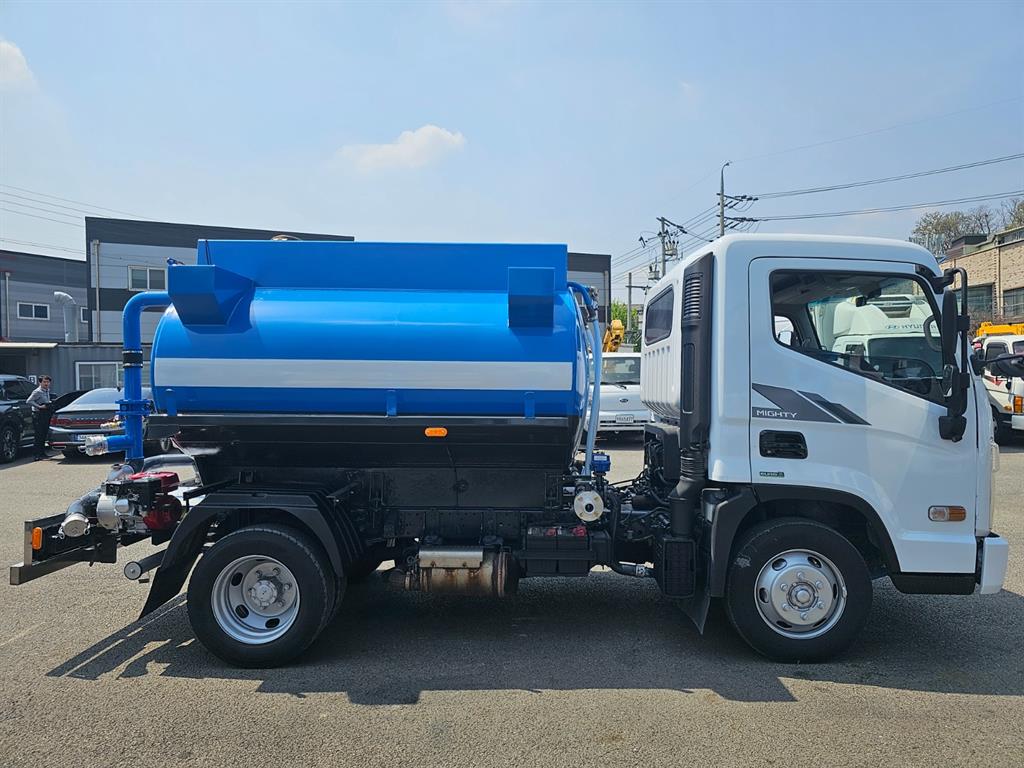 현대 살수차 올뉴마이티 스텐탱크 4,200L 수동 4