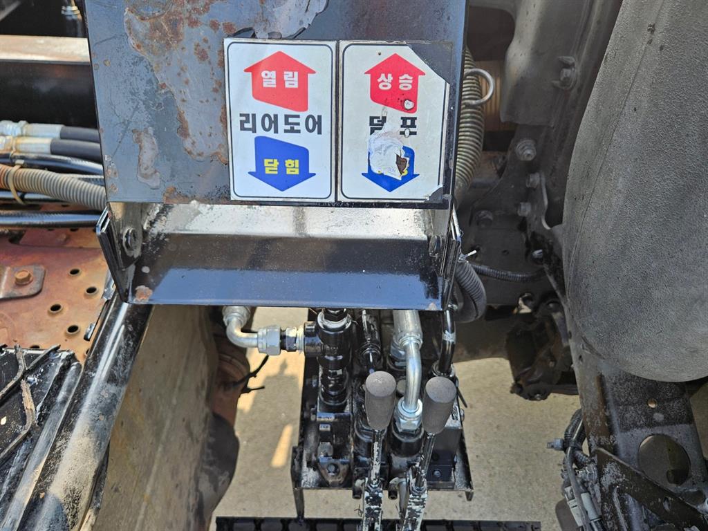 음식물차 메가트럭 덤프식 배출