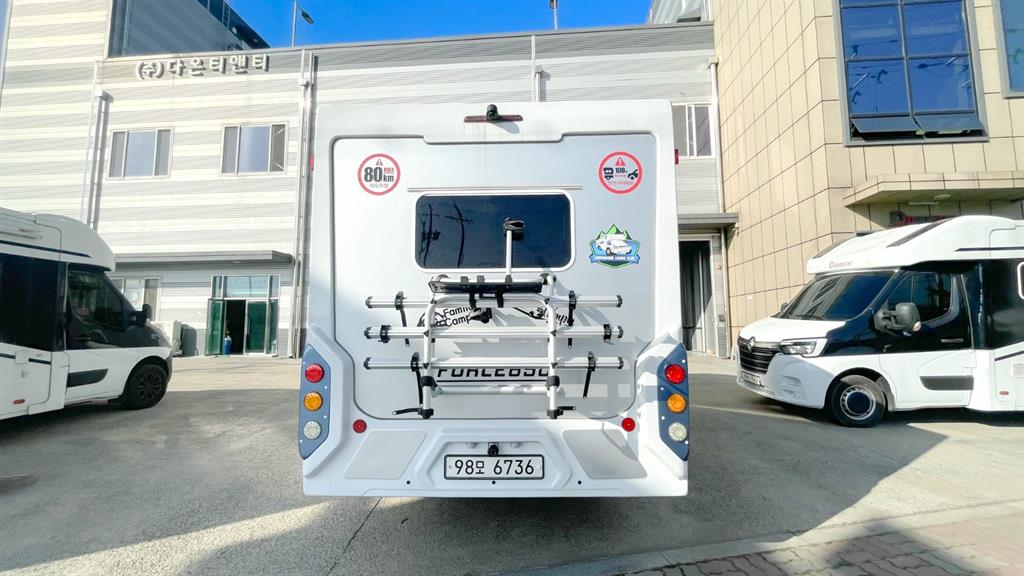 포터2 캠핑트럭 인산철배터리