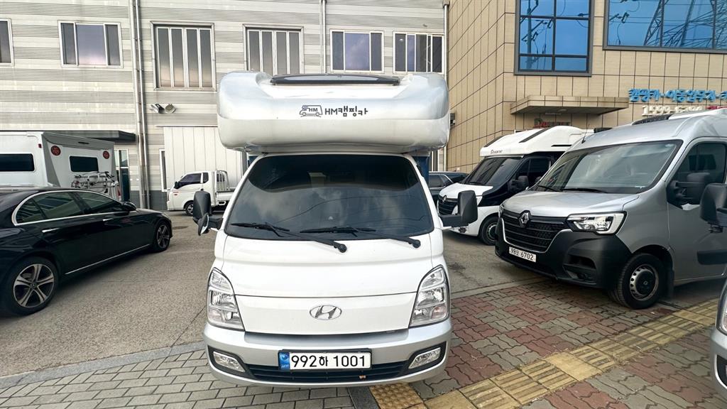 포터2 캠핑트럭 인산철배터리