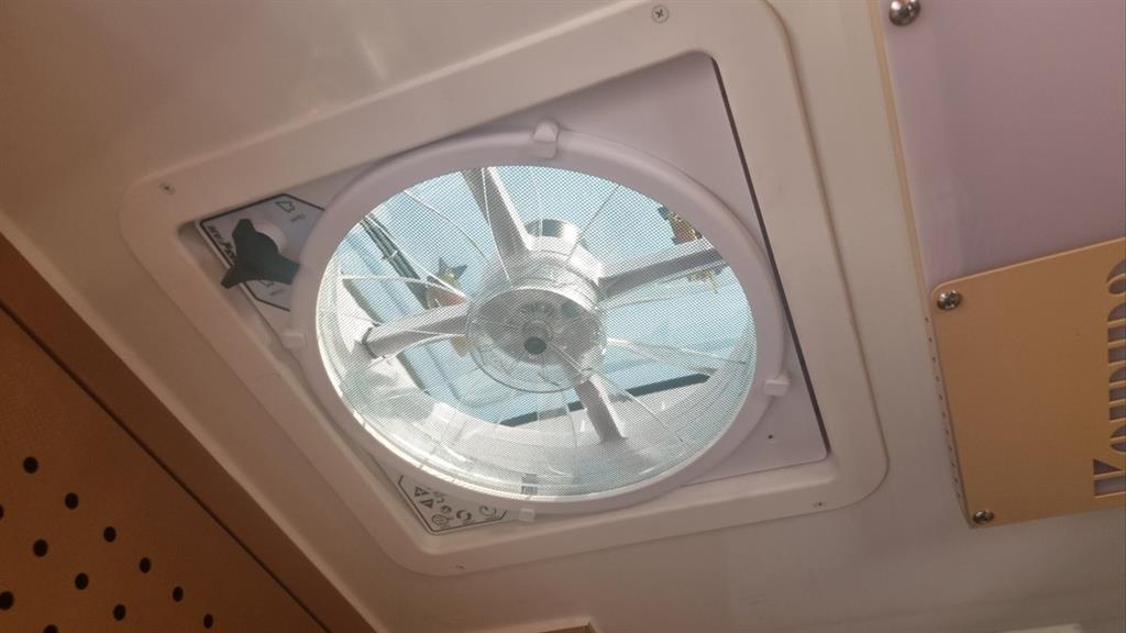 캠핑트럭 인산철배터리