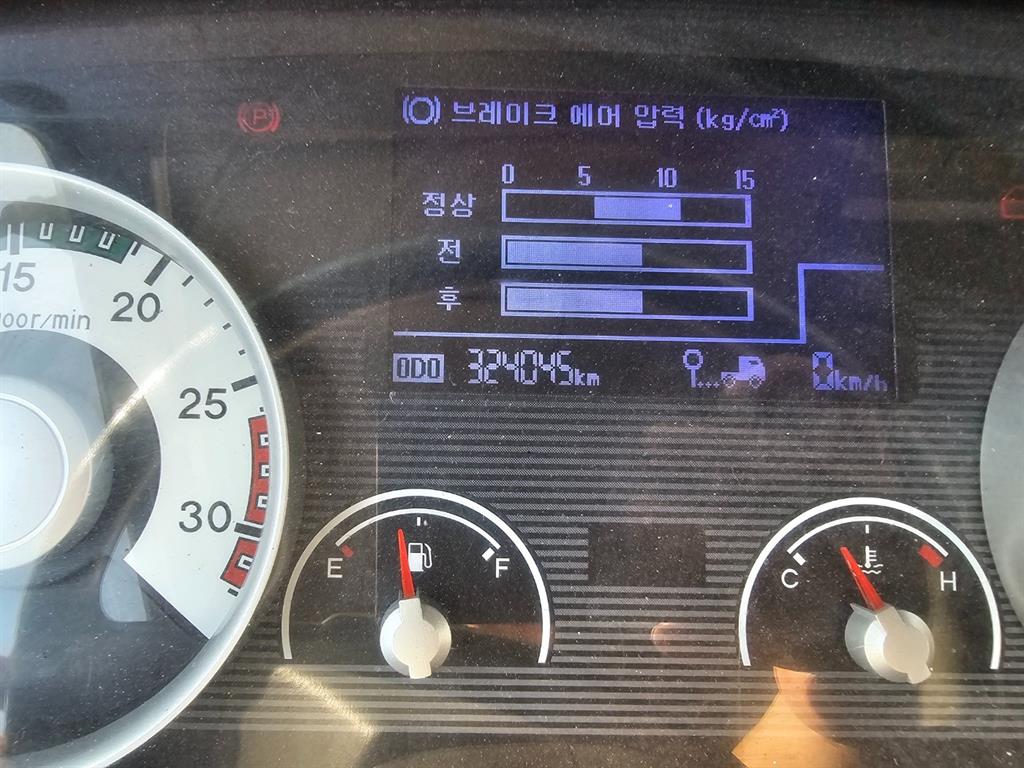 메가트럭 260 단바리 카고 5톤 수동