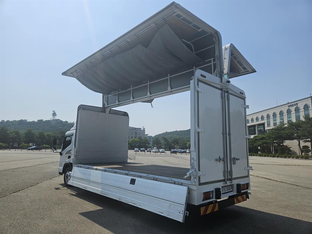 메가트럭 3.5톤 윙바디